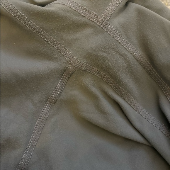 NVGTN Grey 7/8 Compression Leggings, SZ XS - Picture 6 of 6